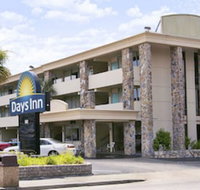 Days Inn by Wyndham Myrtle Beach-Beach Front - Accommodation San Jose