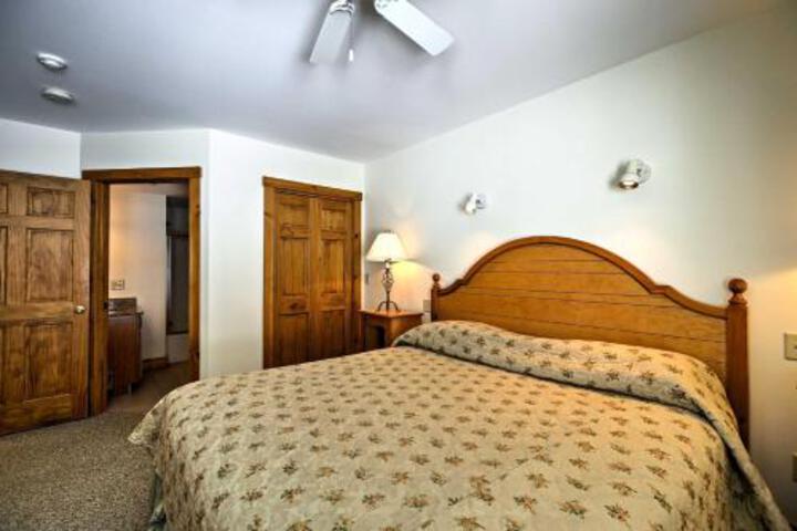 Ski In / Ski Out Luxury Condo At Jay Peak Resort! - thumb 6