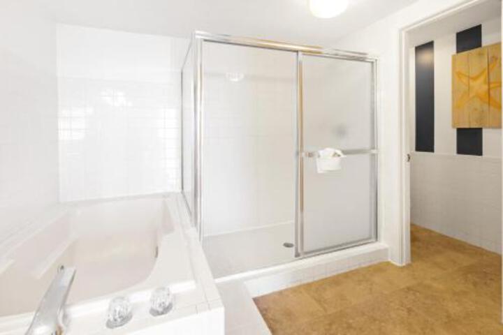 Jade East 1730 By RealJoy Vacations - thumb 3