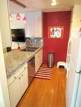 126 Premium Condo - thumb 4