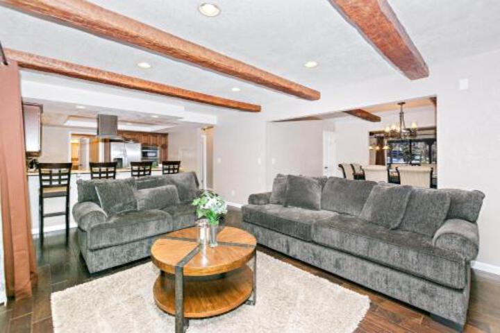 010 John & Sues Hideaway Home - thumb 2