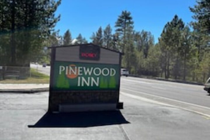 Pinewood Inn - thumb 2