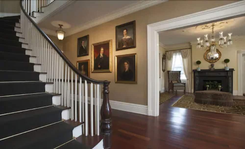 Jared Coffin House - thumb 1