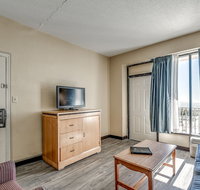 Ocean Crest Inn and Suites - Accommodation San Jose