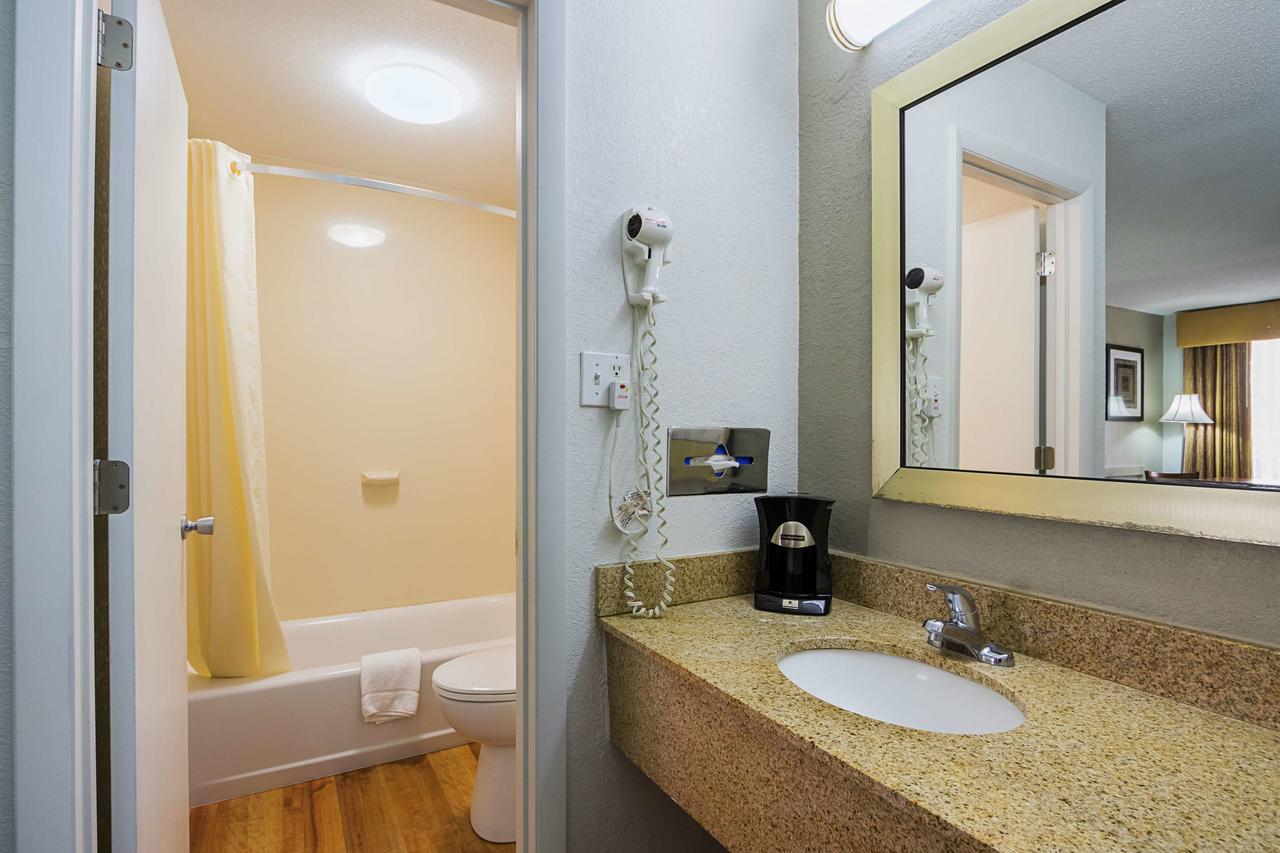 Best Western Central Inn - thumb 12