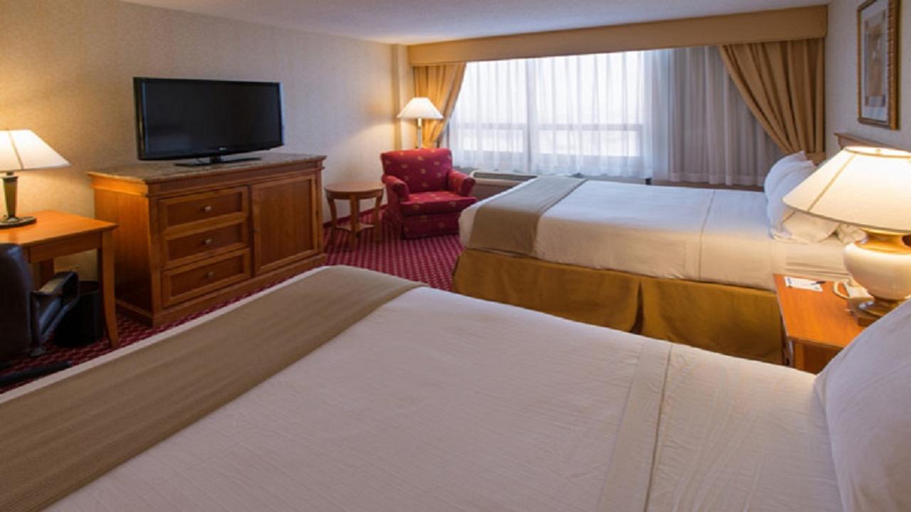 Edward Hotel - thumb 0