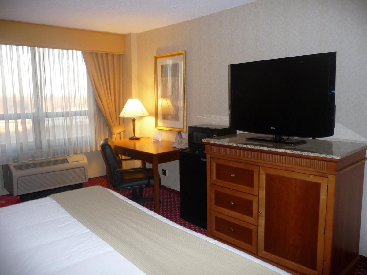 Edward Hotel - thumb 6