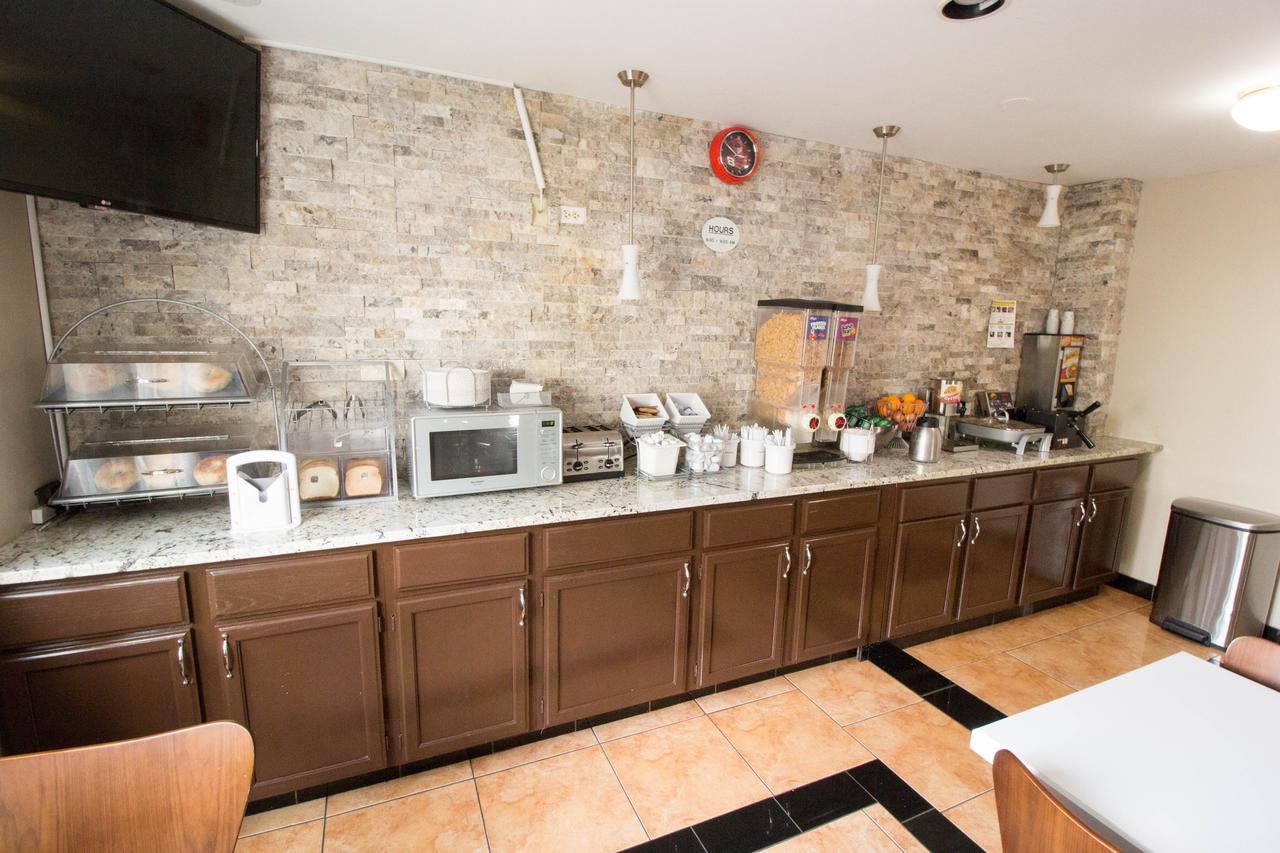 Super 8 By Wyndham Chicago O'Hare Airport - thumb 1