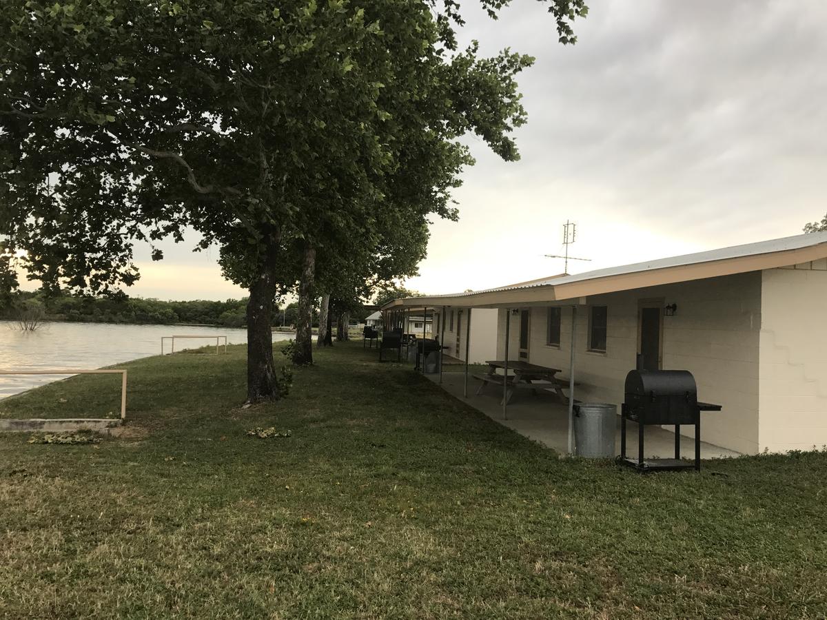 Oasis Lake Buchanan - thumb 8