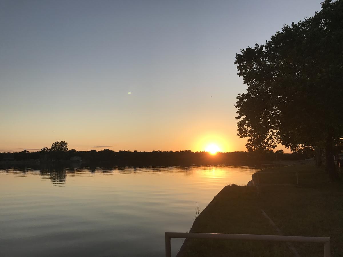 Oasis Lake Buchanan - thumb 20