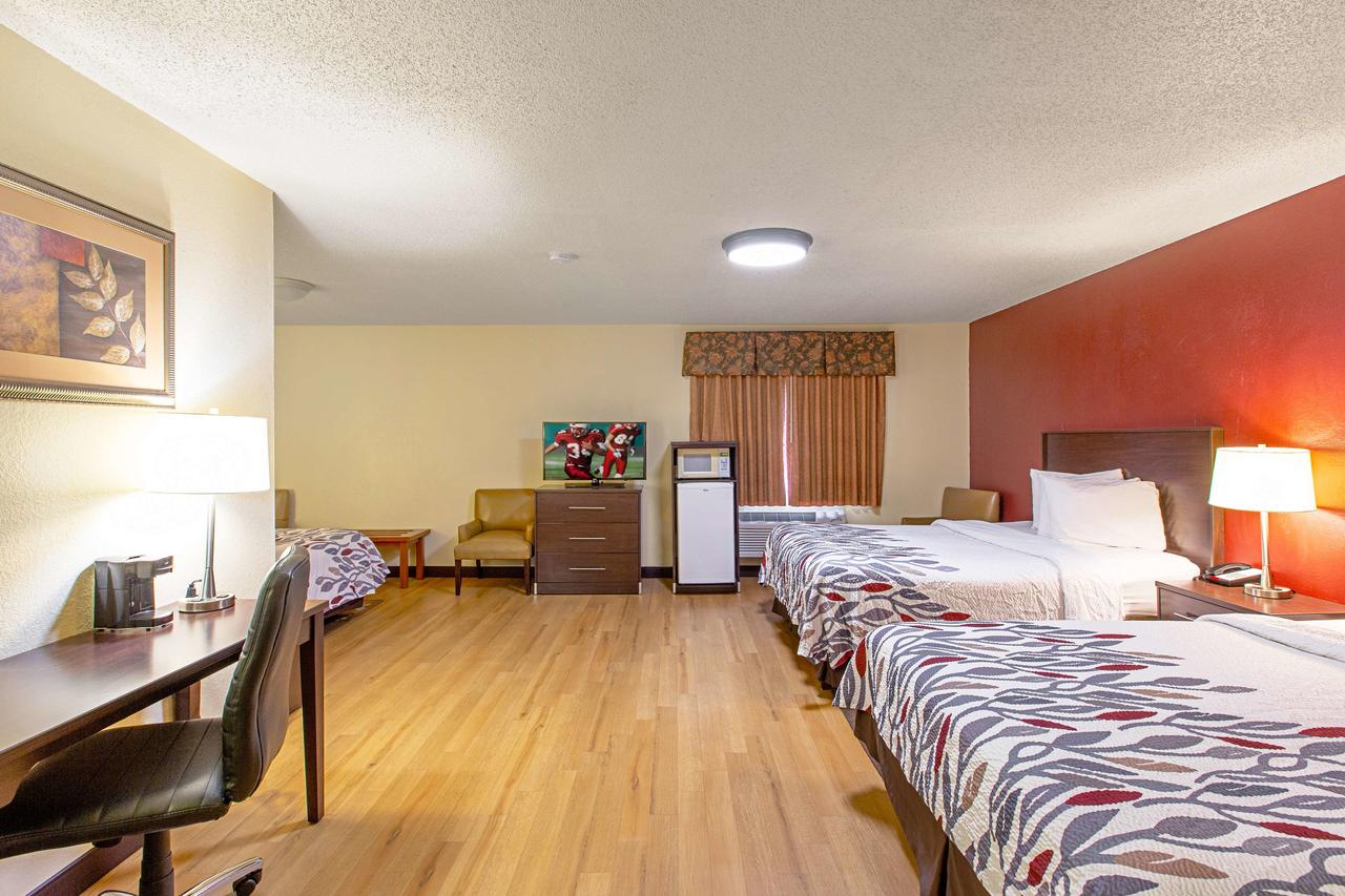 Red Roof Inn & Suites Omaha - Council Bluffs - thumb 35