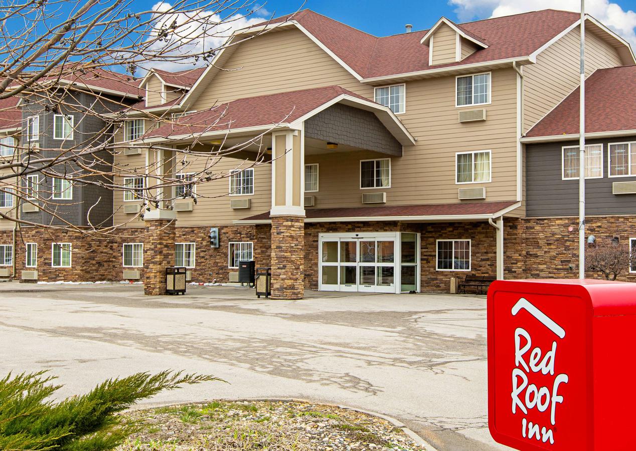 Red Roof Inn & Suites Omaha - Council Bluffs - thumb 23