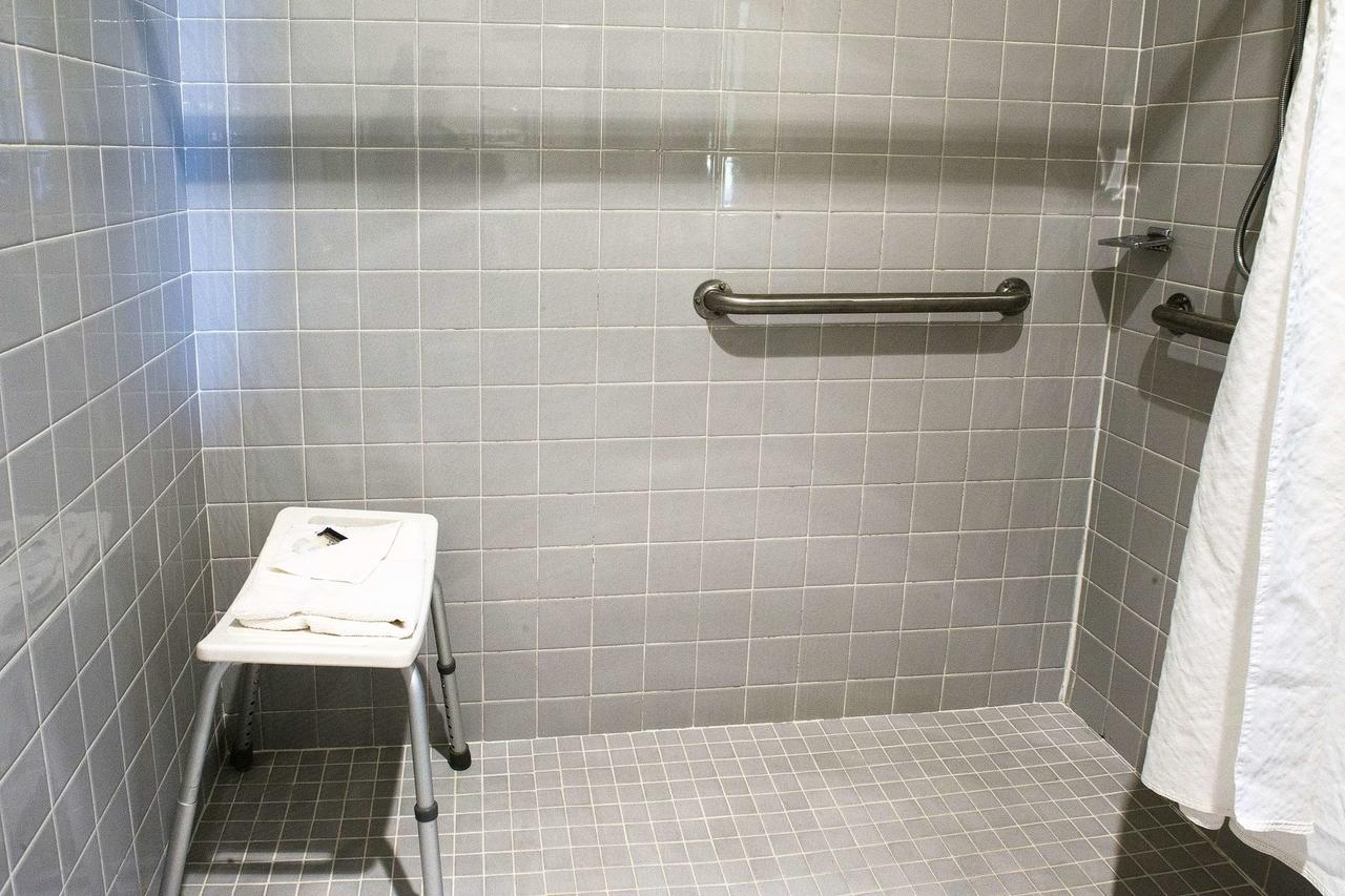 Red Roof Inn & Suites Omaha - Council Bluffs - thumb 40