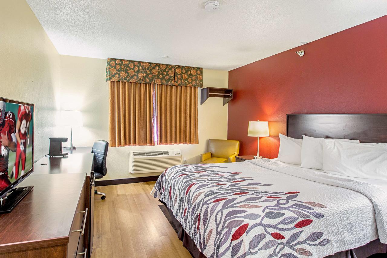 Red Roof Inn & Suites Omaha - Council Bluffs - thumb 10