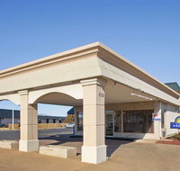 Days Inn by Wyndham Salina South - Accommodation San Jose