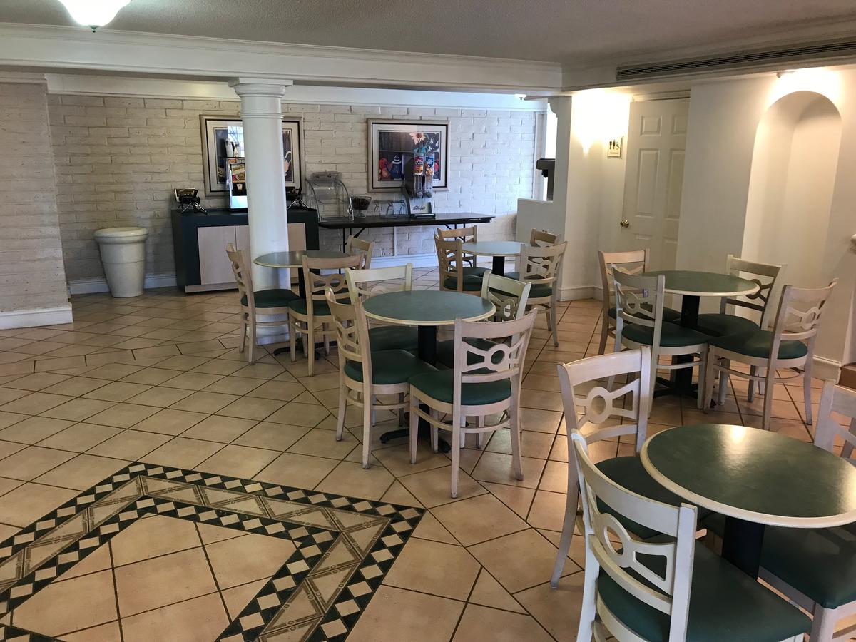 Days Inn By Wyndham Sulphur West - thumb 17