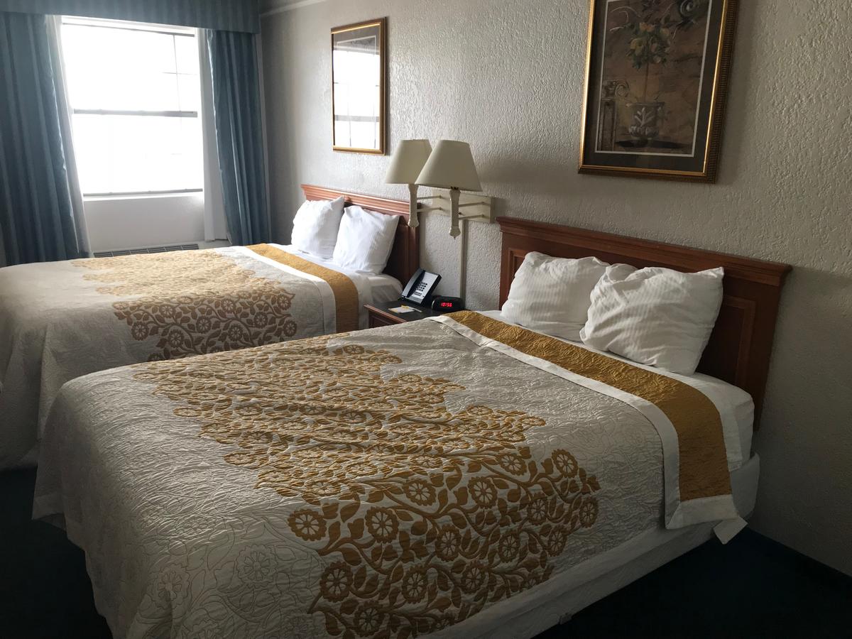 Days Inn By Wyndham Sulphur West - thumb 5