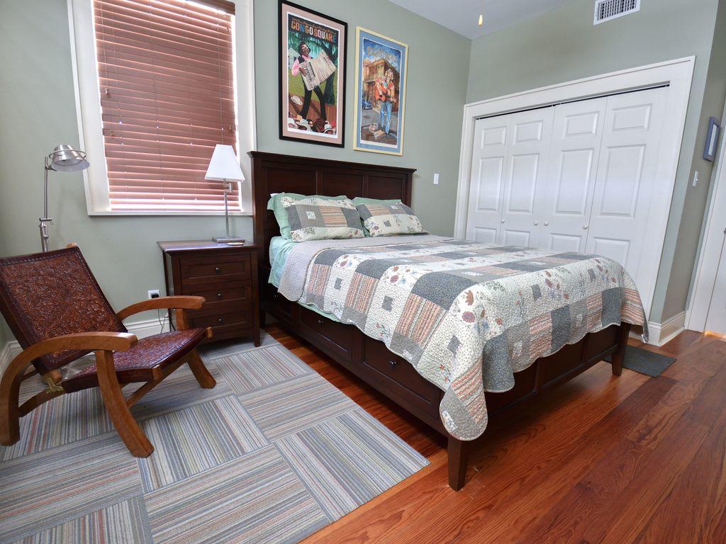 Parrot Palace - thumb 8