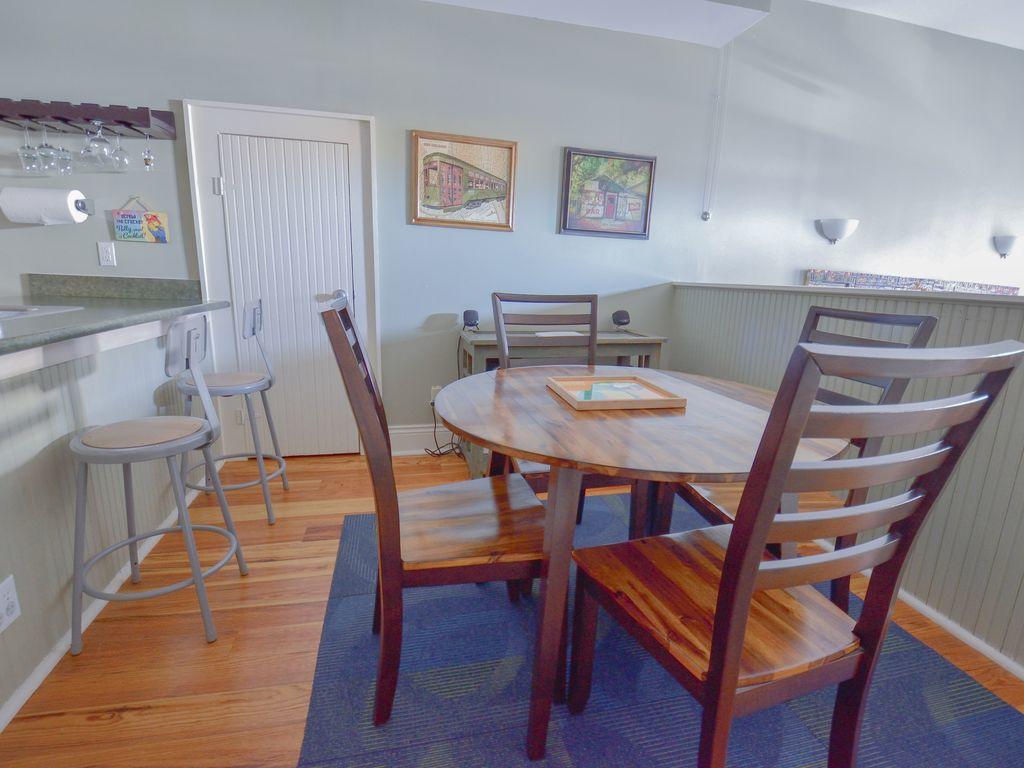 Parrot Palace - thumb 19