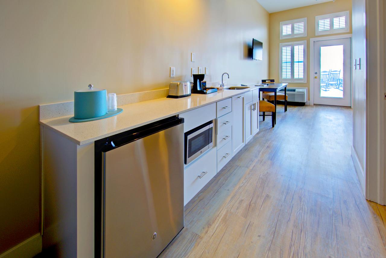 Commander Hotel & Suites - thumb 36