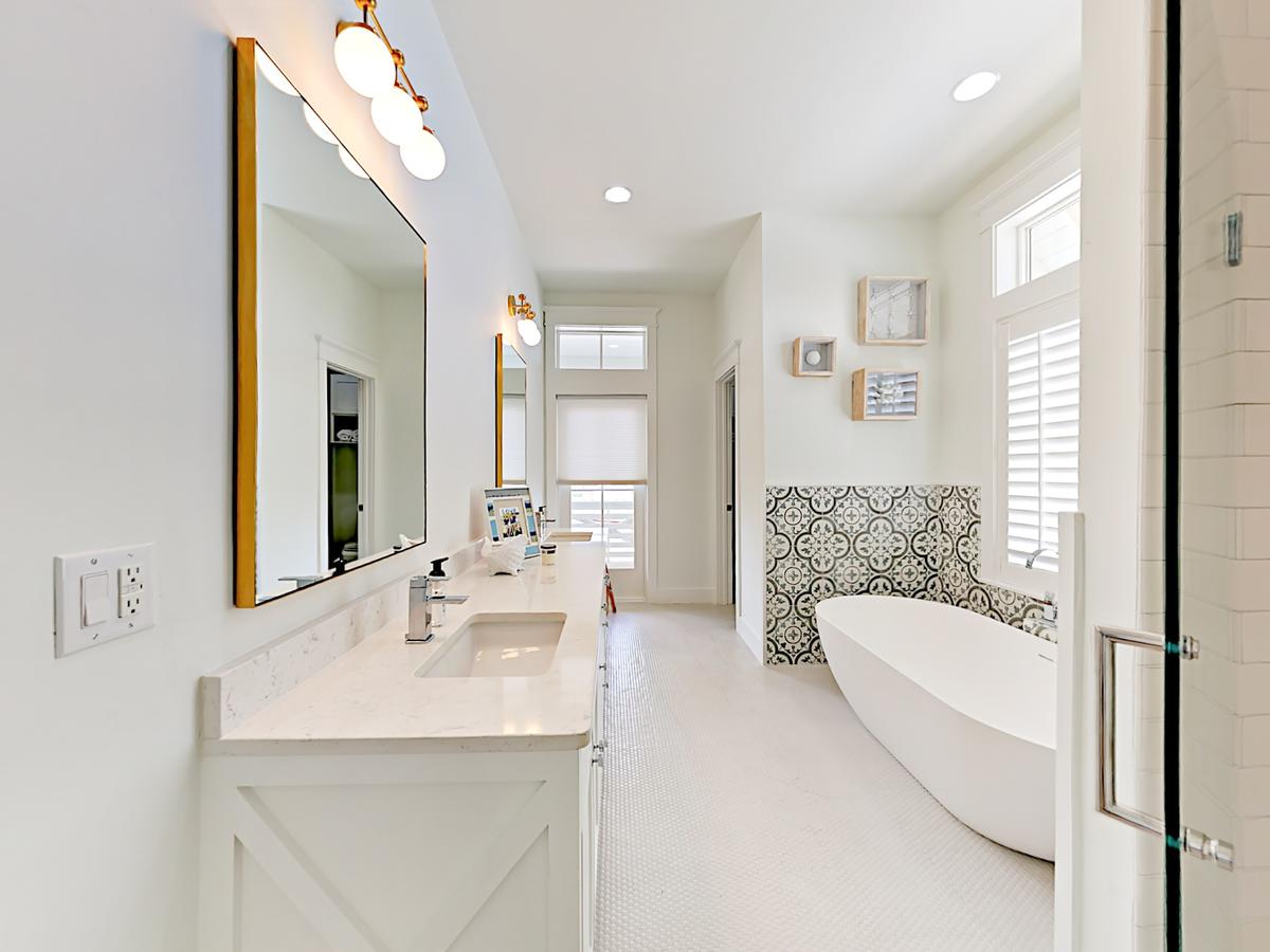 141 Sunrise Home - thumb 1