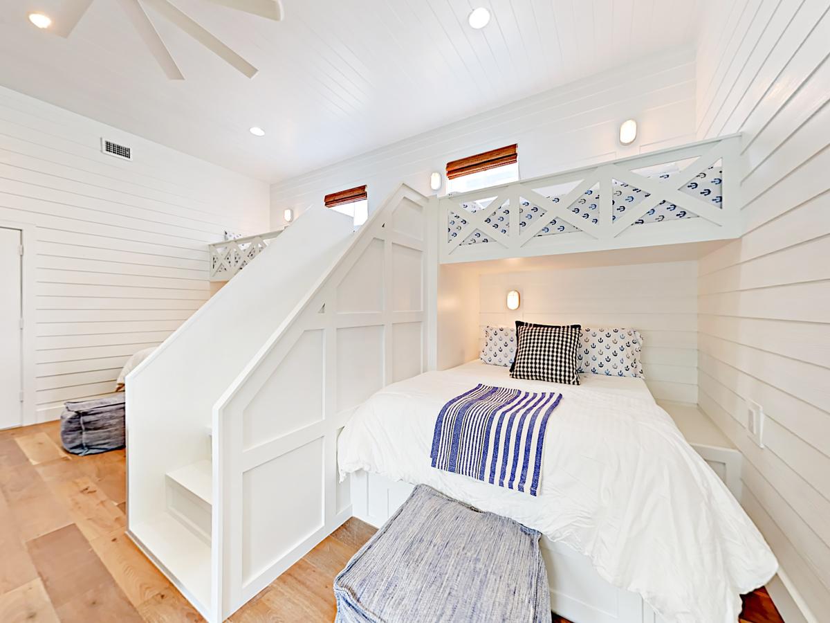 141 Sunrise Home - thumb 11