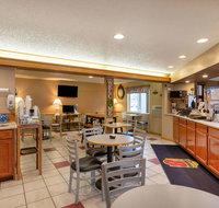 Super 8 by Wyndham North Platte - Accommodation San Jose