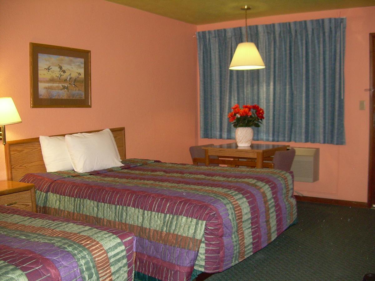 83 Motel - thumb 3