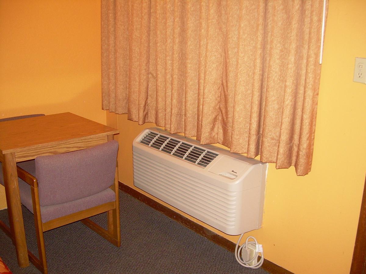 83 Motel - thumb 4