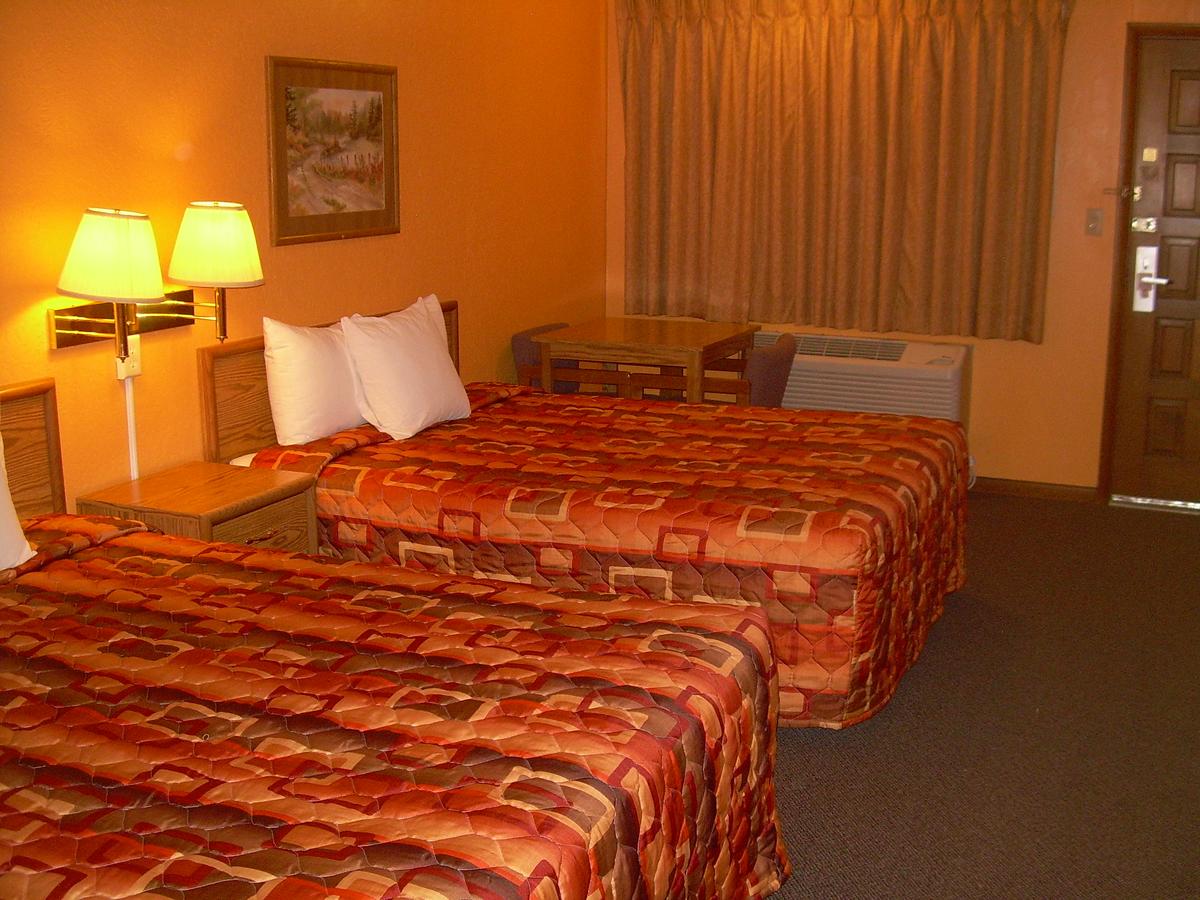 83 Motel - thumb 8