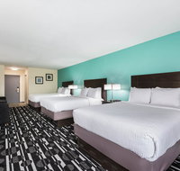 Clarion Inn  Suites Convention Center Near Bricktown - Accommodation San Jose