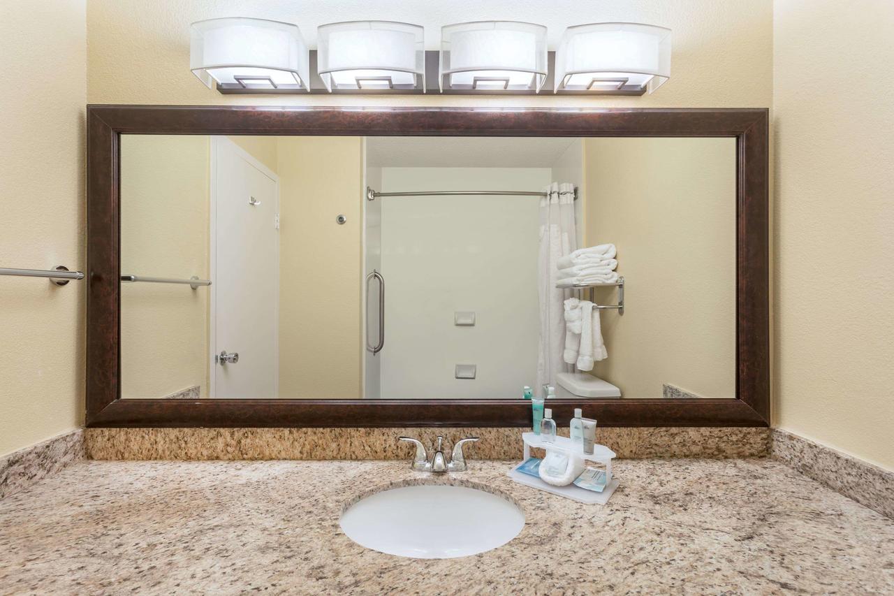 Wyndham Garden Summerville - thumb 30