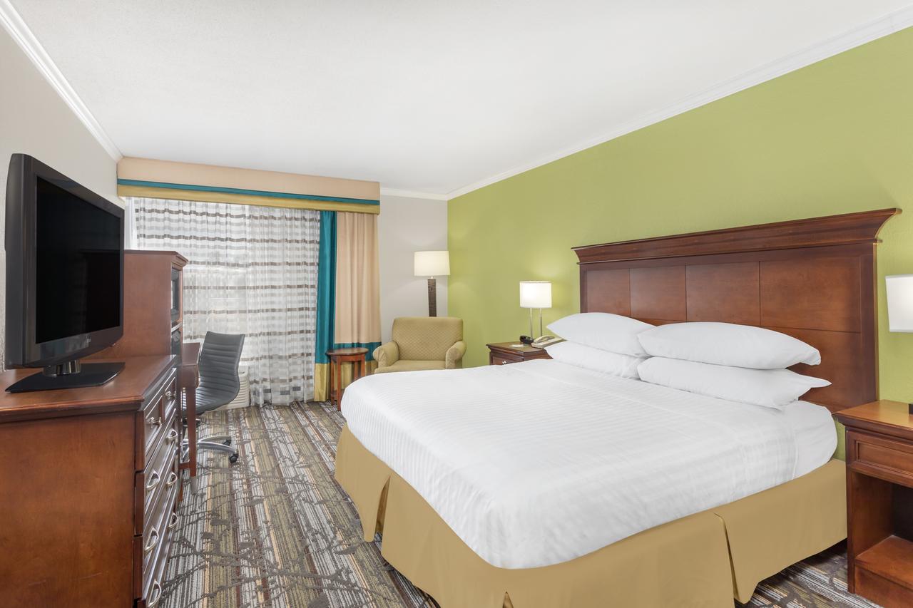 Wyndham Garden Summerville - thumb 9