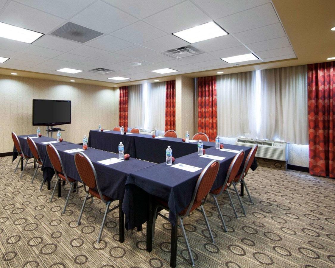 Comfort Inn Oak Ridge - thumb 7