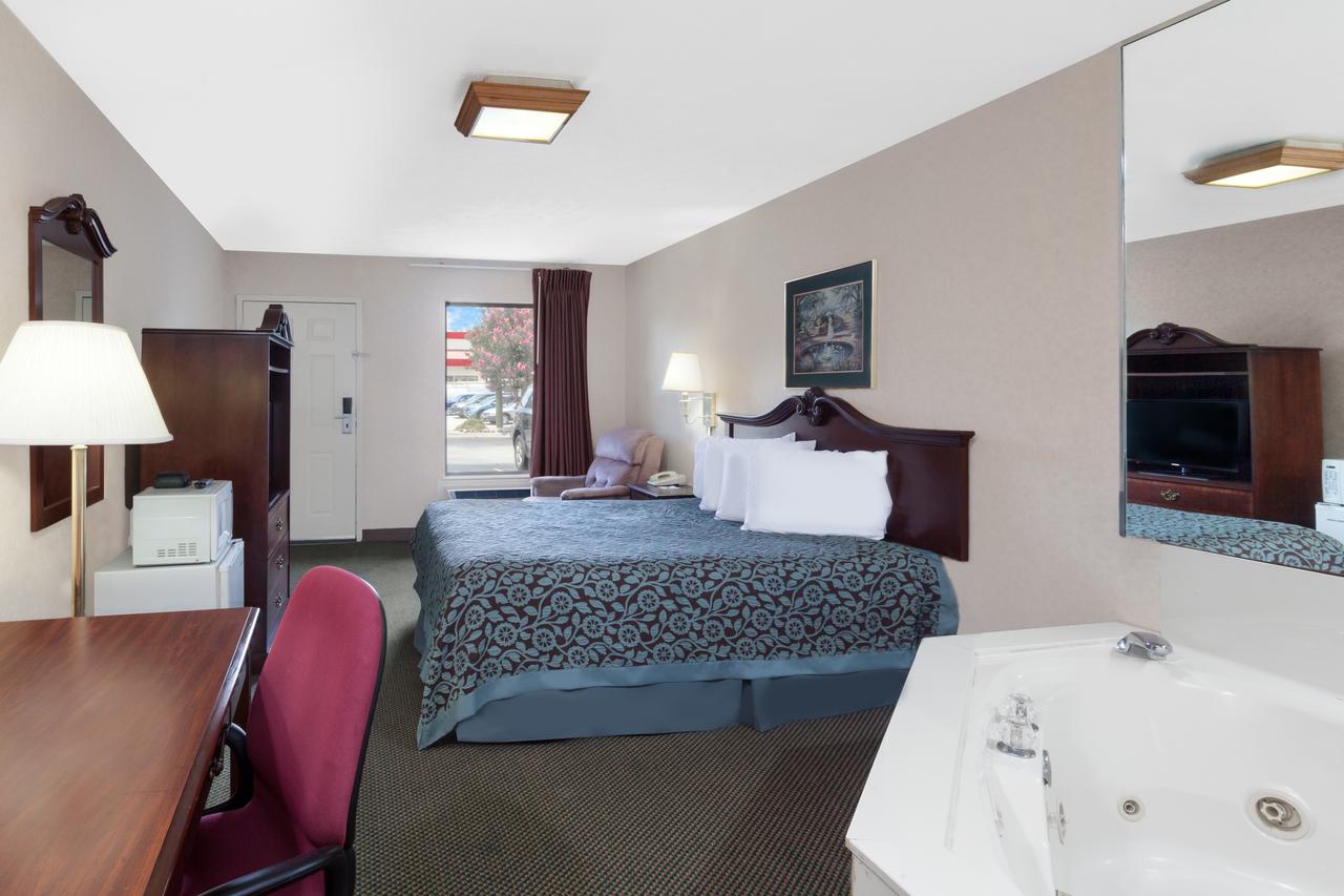 Days Inn By Wyndham Morristown - thumb 10