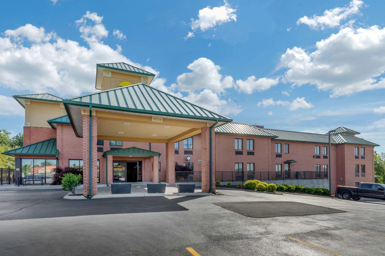 Comfort Inn Lenoir City - thumb 39