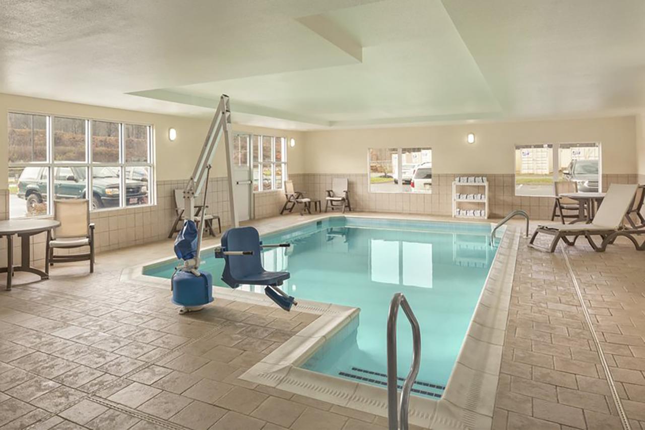 Country Inn & Suites By Radisson, Princeton, WV - thumb 4