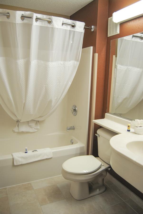 Microtel Inn & Suites By Wyndham Mineral Wells/Parkersburg - thumb 8