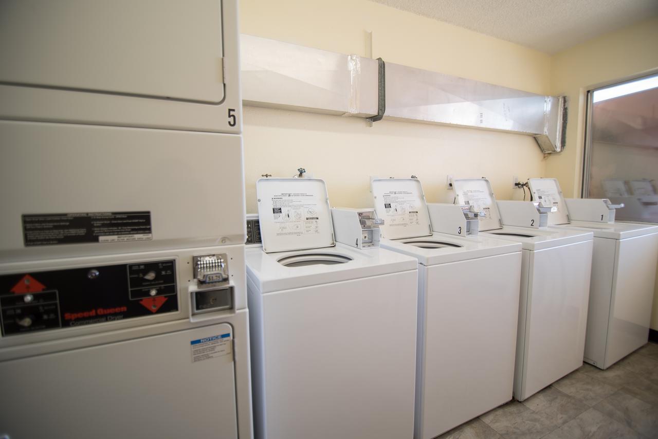 Motel 8 Rock Springs - thumb 14