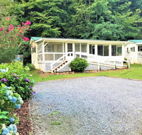 Streams  Dreams in the HEART of The Great Smoky Mountains Sylva NC Sleeps 7Take in the smell of nature while relaxing by th - Accommodation San Jose