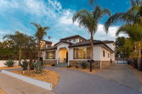 5M Modern Venice Home w Pool and Outdoor Living Accommodation San Jose