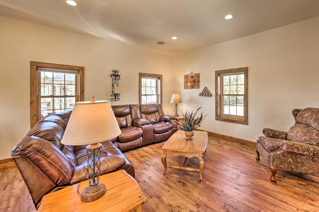 'McJuggers Loft' Walk To Lake, Park, Trails! - thumb 3