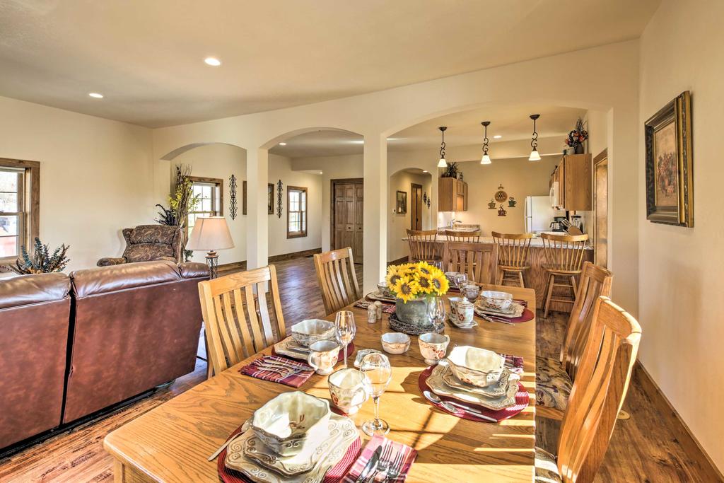 'McJuggers Loft' Walk To Lake, Park, Trails! - thumb 0