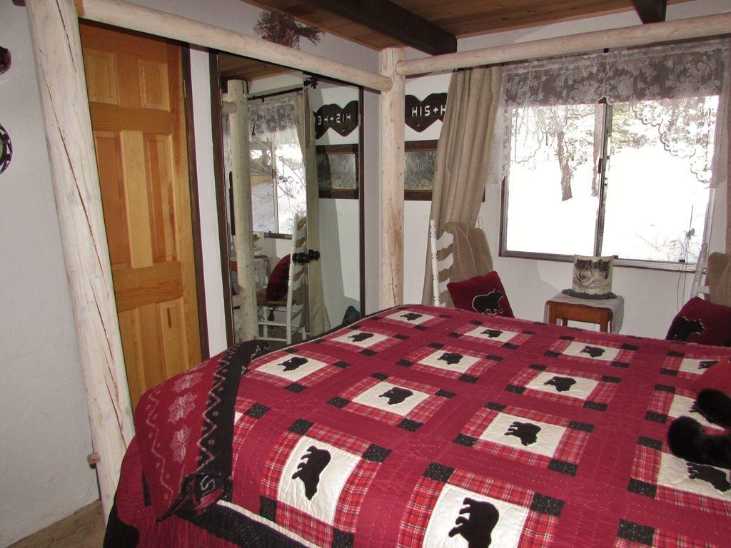 063 JB's Pinecone Lodge Home - thumb 3