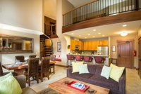 2 Bedrooms w/ Large Loft  2.5 Baths - Sleeps 8. Free Grocery Delivery Accommodation San Jose