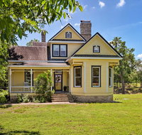 23-Acre Victorian Farmhouse 30 Min to Austin - Accommodation San Jose