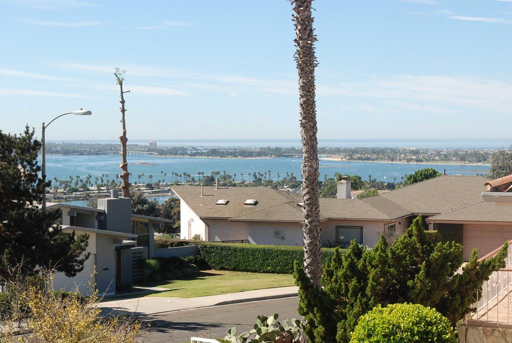 3 Bedrooms Guest House, Pacific Beach, Sea World, Downtown,& 3 Bus Lines-3 - thumb 0