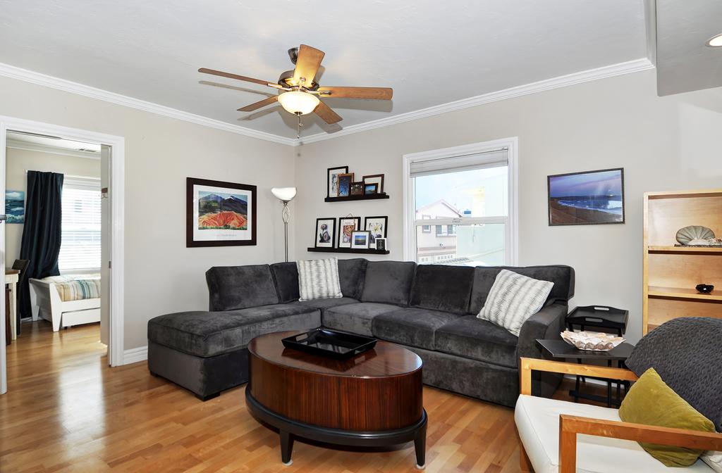 313 E Bay B 2 Bedroom Condo - thumb 1