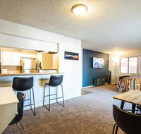 33 Avenida Pool View Studio new to market Avenida king bed ds - Accommodation San Jose