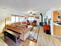 3BR w/ Private Hot Tub Near Golf  Ski Resorts home Accommodation San Jose